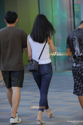 身材不赖的紧牛女友