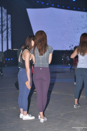 瑜伽运动Z【27P】偶遇紧身瑜伽裤大长腿美女套图