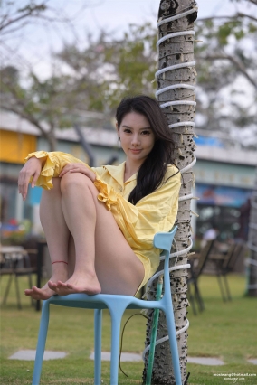 6448我不是皇侯【500P】闲逛的超短热裤大白腿翘臀美女套图