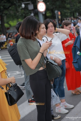 黑色健美裤，短发女孩紧身裤长腿小姐姐