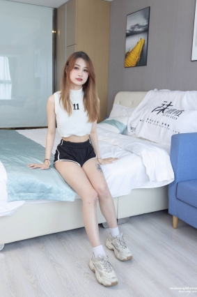 084期：苏苏-运动鞋、日常所穿白棉袜、裸足[140P1V4.98GB]