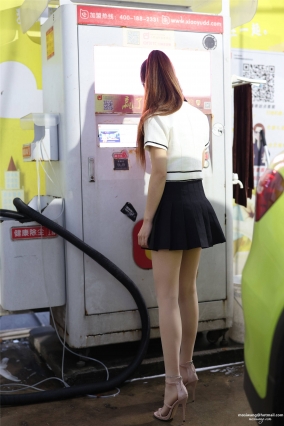 2753戴口罩洗车DQ【196P】洗车的短裙肉丝足高跟鞋长腿美女