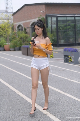 6514两个人的烟火-白RK【707P】超短白色热裤短裤长腿美女