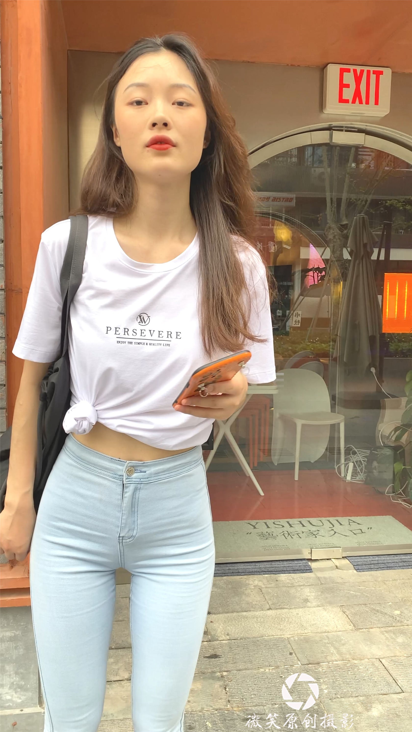 61897.mp4_20220308_220545.377.jpg