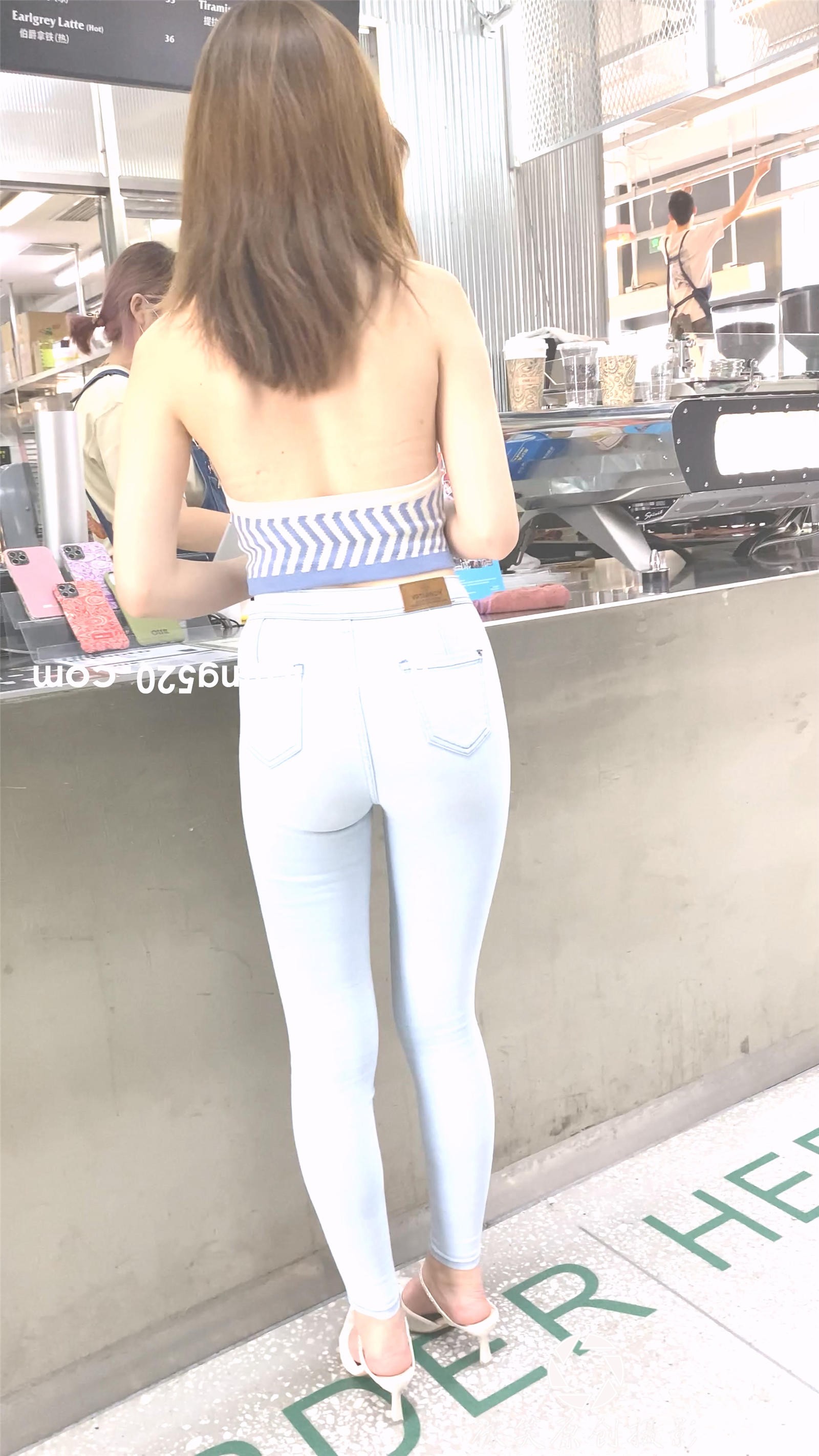 63830.mp4_20220910_175303.912.jpg