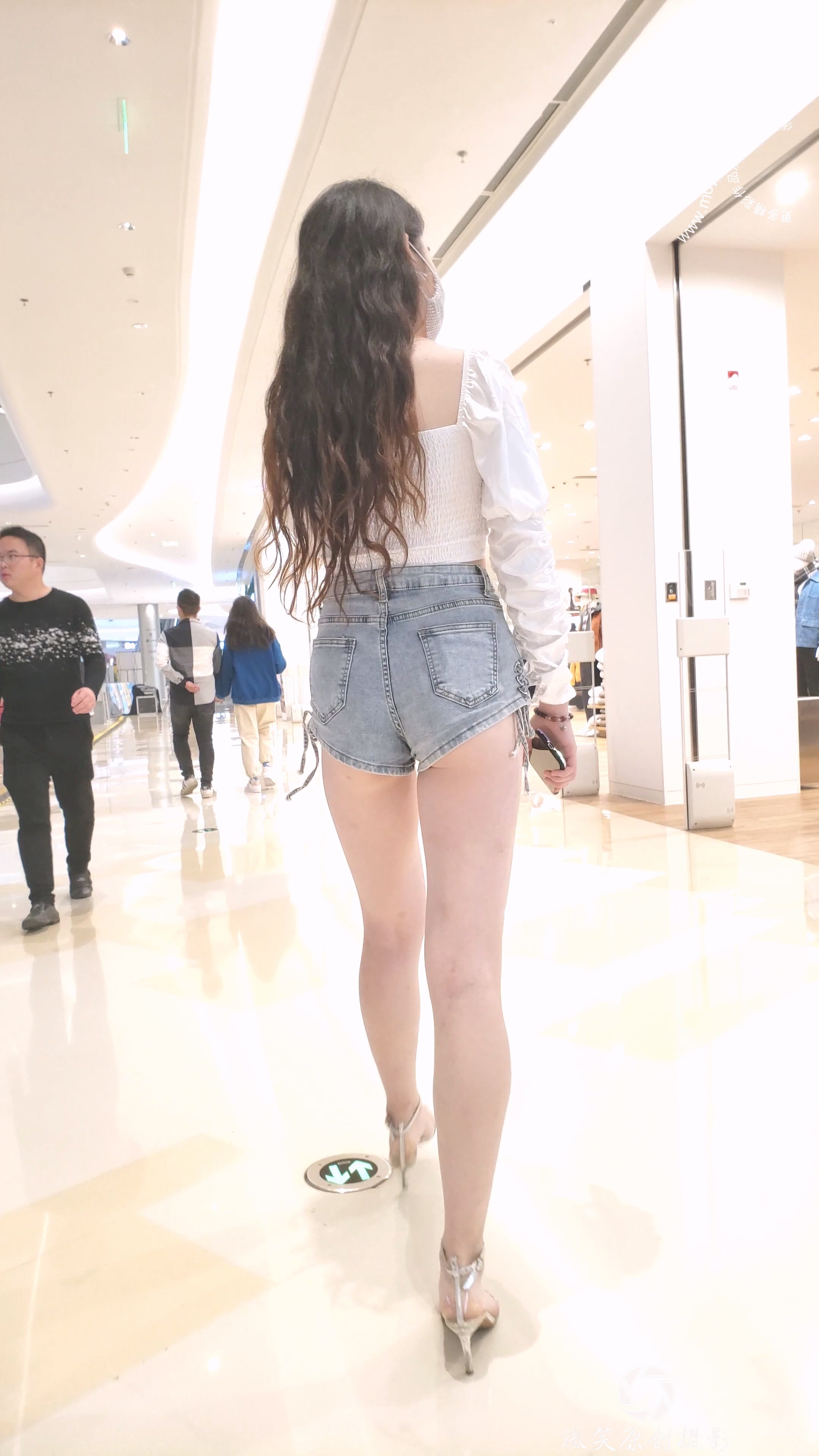 63944.mp4_20221011_124424.790.jpg