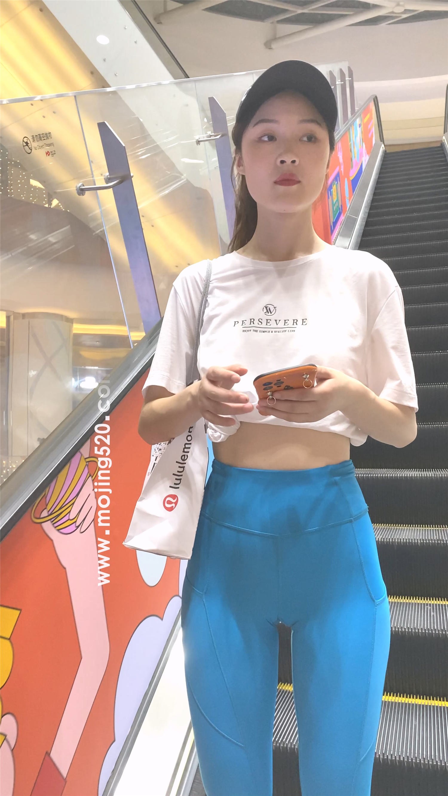 64204.mp4_20221027_195247.396.jpg