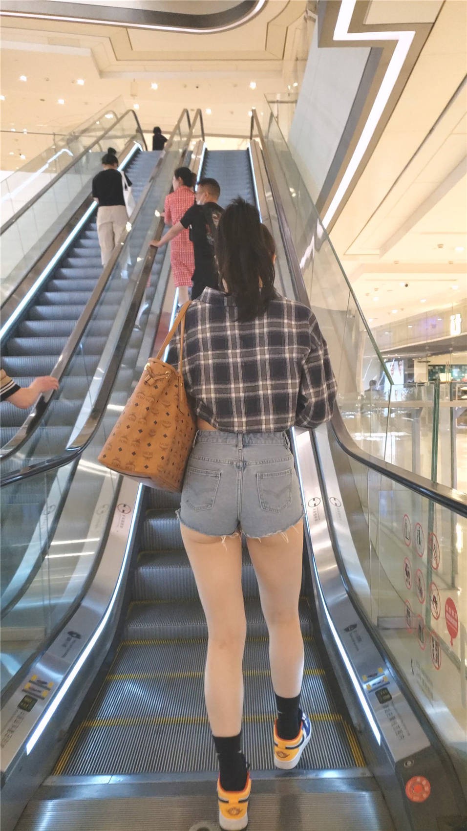 64255.MP4_20221122_224636.865.jpg