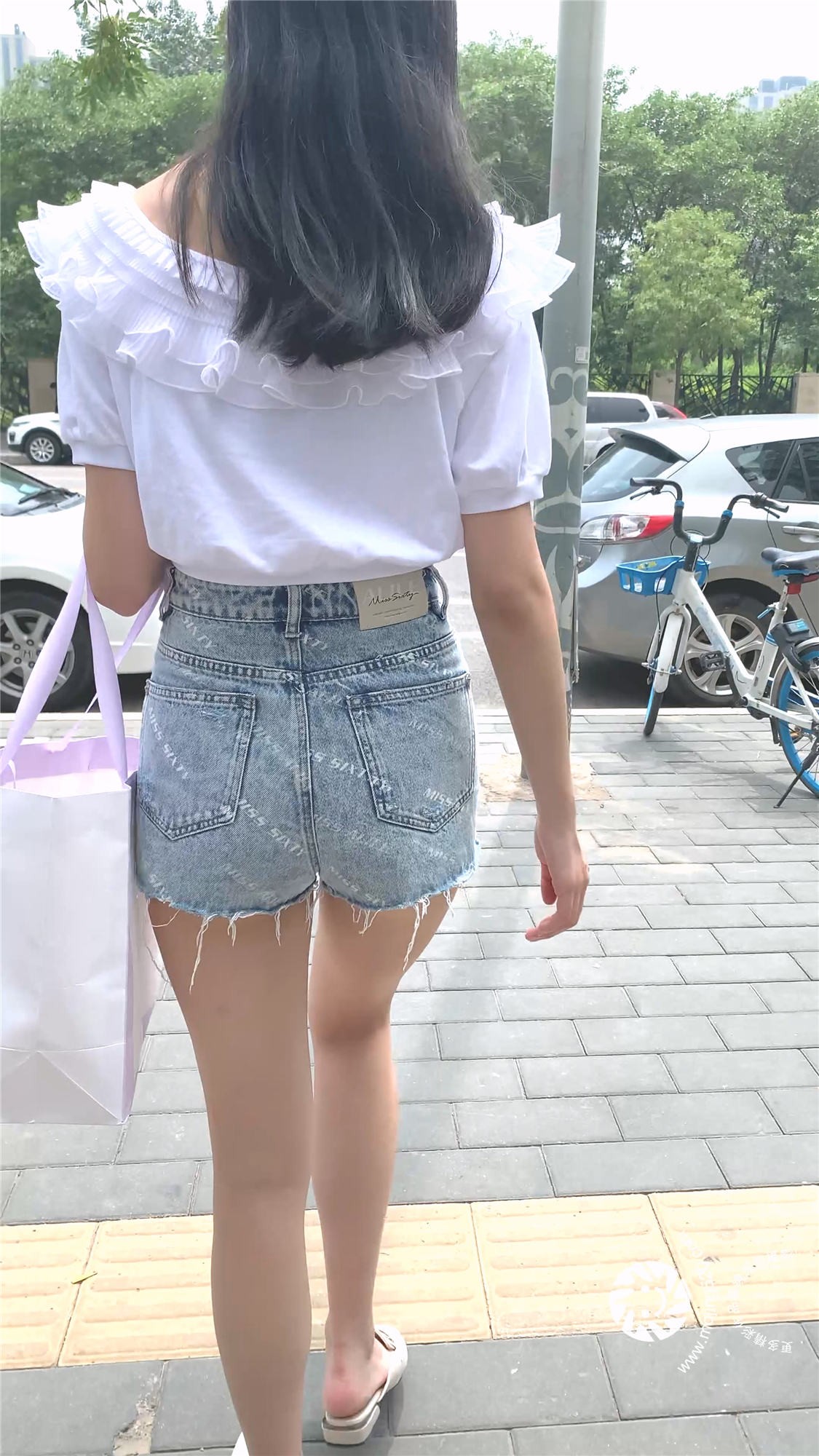 64325.MP4_20230104_225903.299.jpg