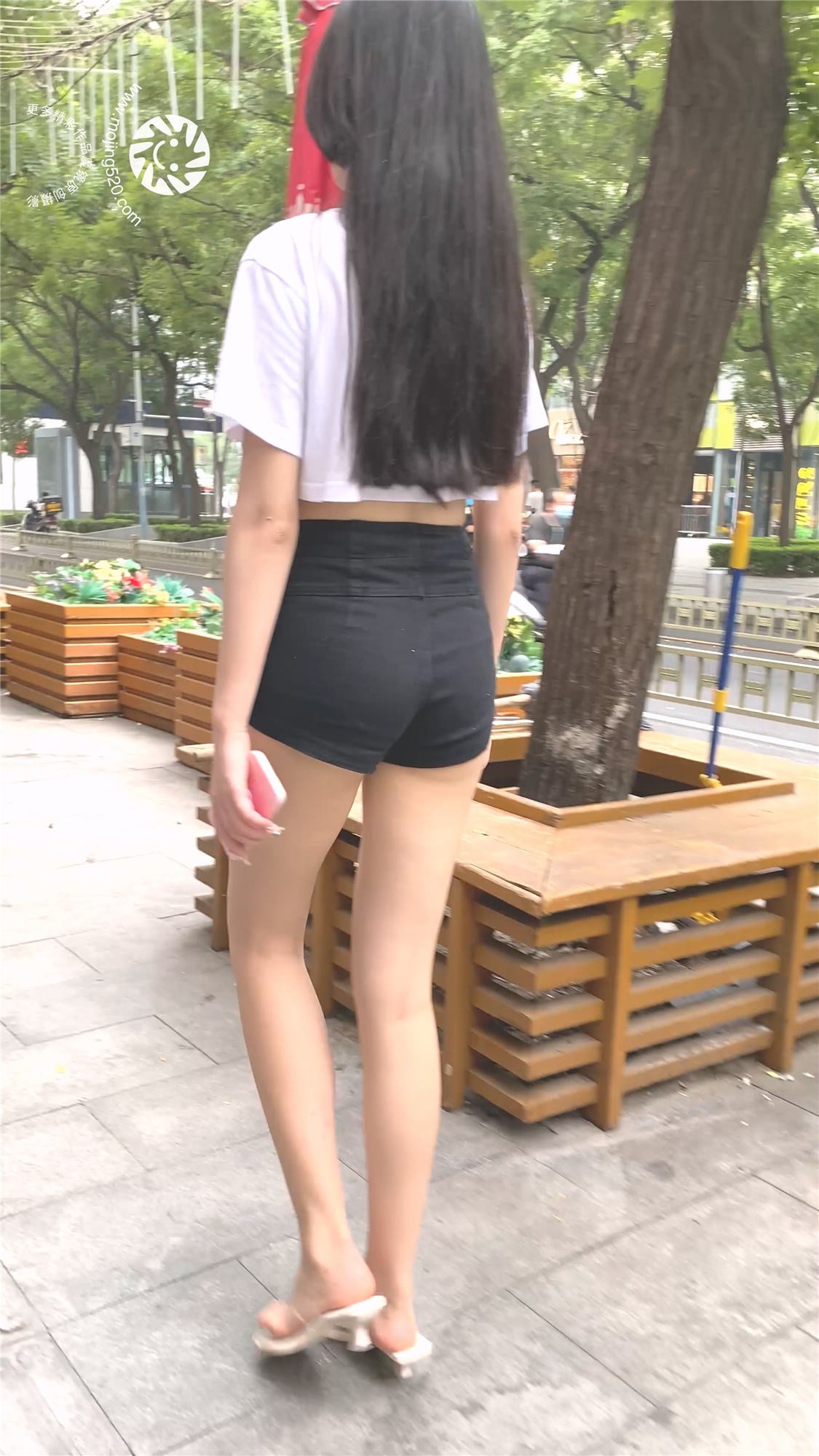 64359.MP4_20230205_235029.306.jpg