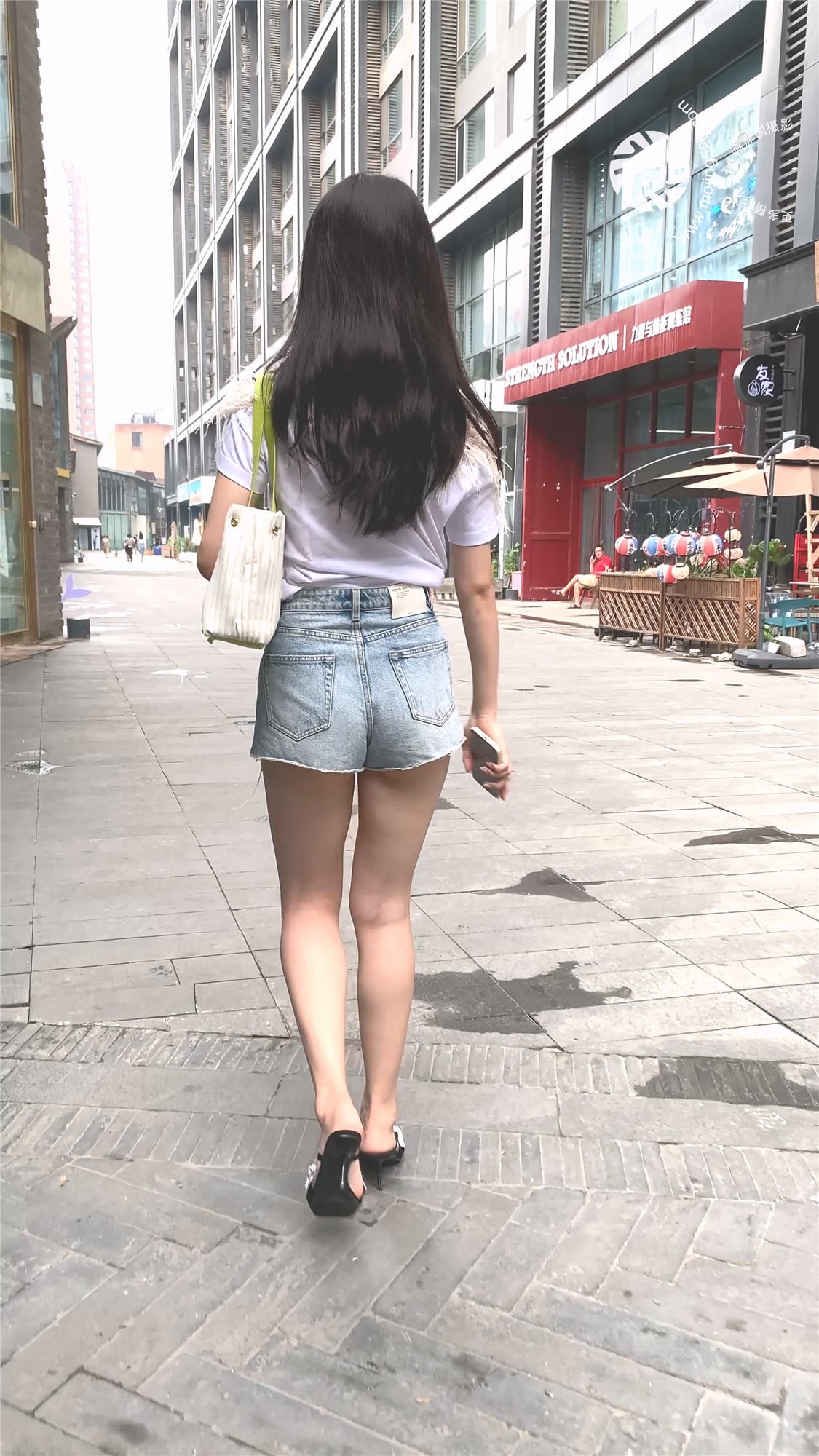 64360.MP4_20230205_235129.744.jpg