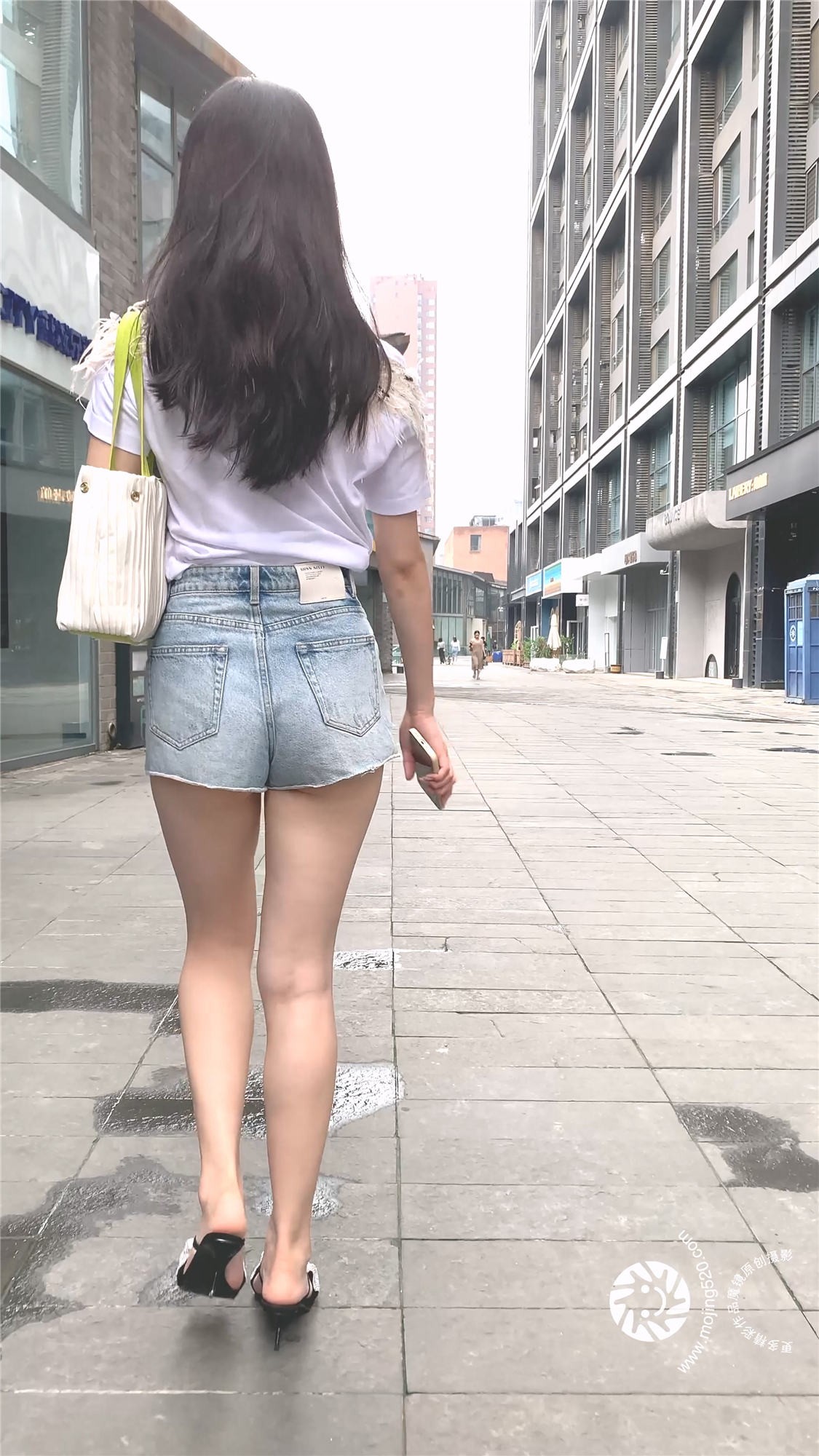 64360.MP4_20230205_235135.426.jpg