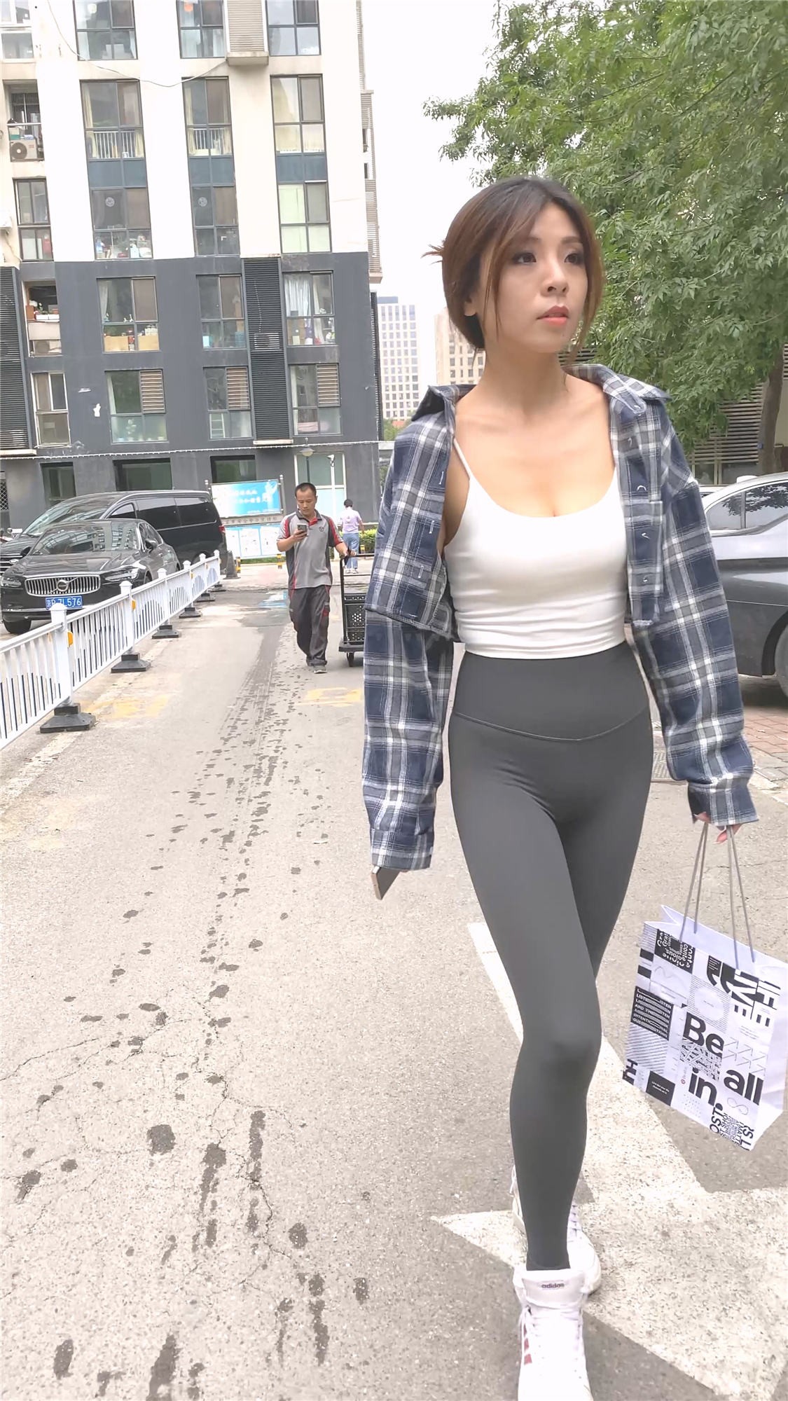 64473.MP4_20230227_234044.870.jpg