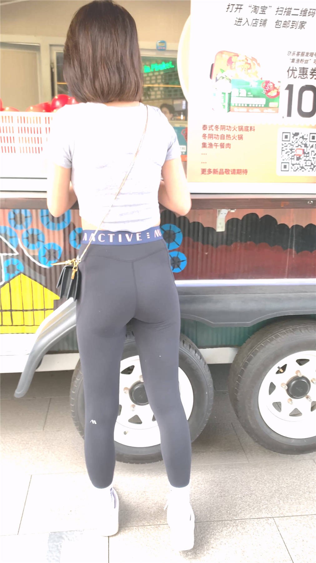 64546.mp4_20230317_220946.814.jpg