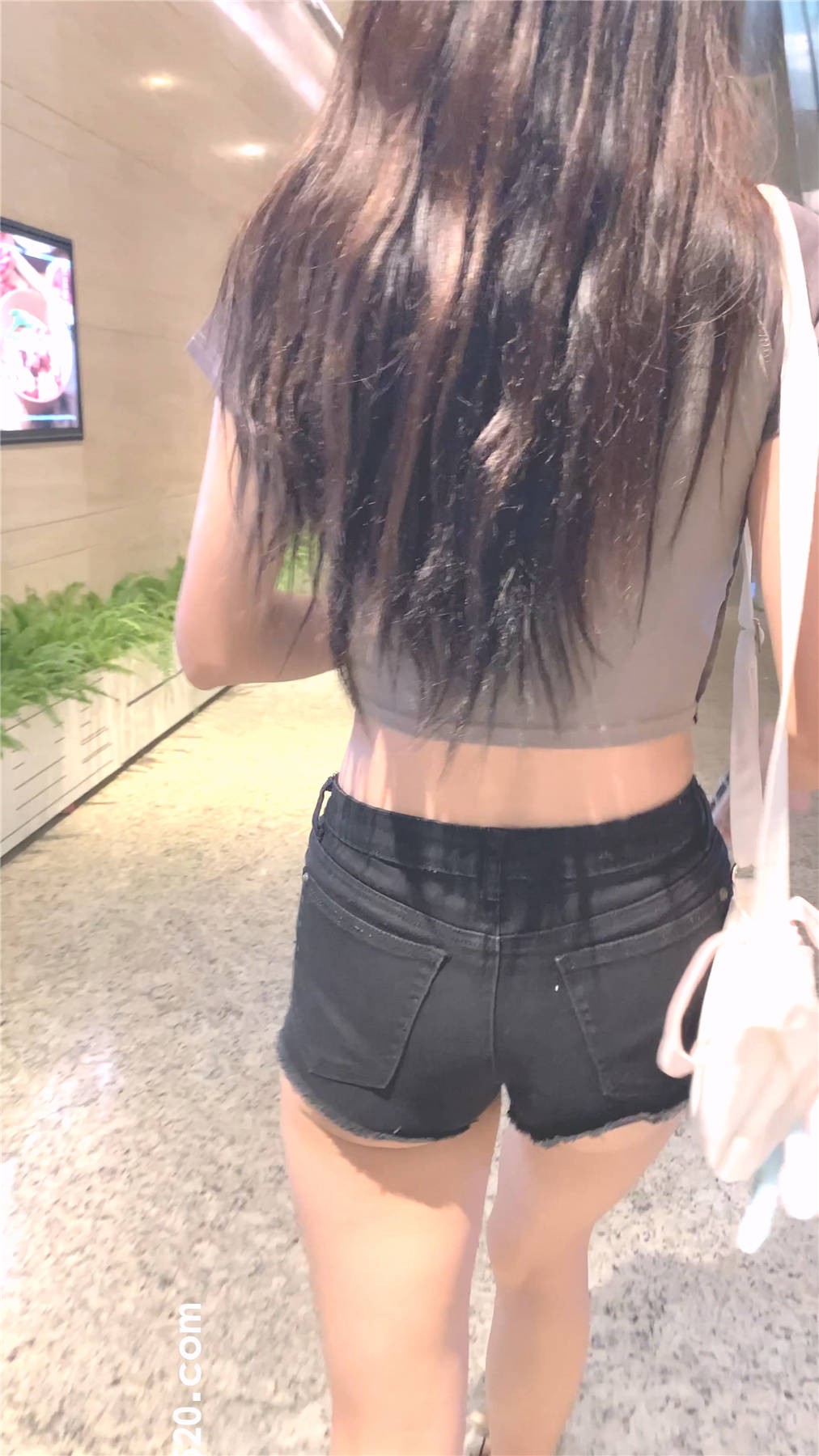 64649.mp4_20230409_173456.713.jpg