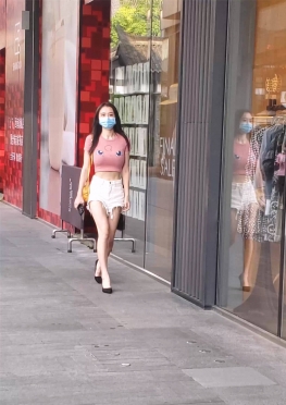 74763-74765逛街的白色短裤热裤长腿美女视频