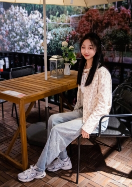 Z愉X-012奶芙【110P+2V】牛仔裤白色棉袜女同--套图视频