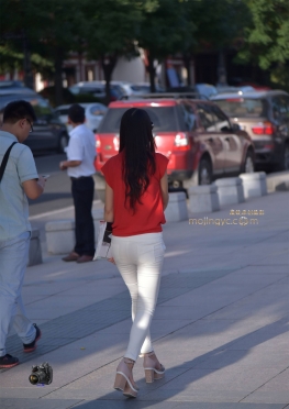 紧身长白裤妇妇