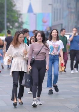 432HS瑜伽K【50P】街拍波浪汹涌的紧身瑜伽裤长腿美女套图