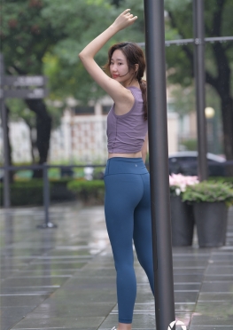 蓝色瑜伽运动裤【552P】魔镜街拍第一站紧身裤翘臀长腿美女