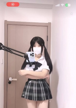 75298爱跳舞的jk短裙小姐姐视频