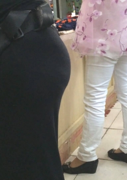 75169-75171逛街的黑色短裙小姐姐视频