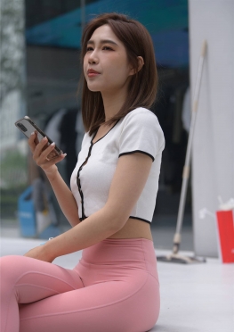 4546FS瑜伽K【645P】紧身裤长腿骆驼趾可爱小姐姐图片