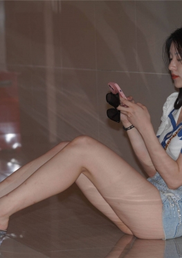 12998牛仔Dk墨镜【573P】爱逛街的超短紧身热裤大长腿美女套图