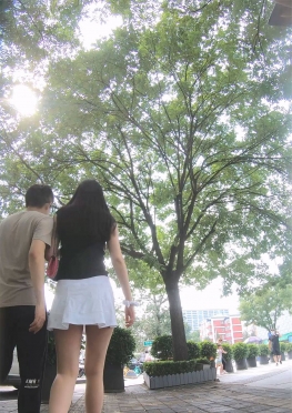 73771-73772逛商场的白色短裙大长腿美女视频