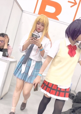 73013漫展现场的可爱jk短裙大长腿美女视频