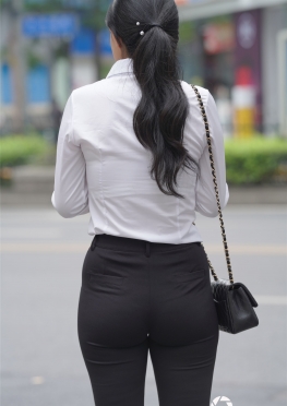 一切无言黑色西装裤【976P】3a街拍第一站美足女孩