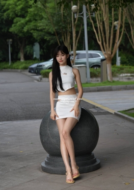 14108白Qun【64P】逛街的白色短裙长腿模特小姐姐套图