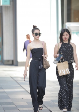 12553抹x长裤【28P】身材丰满的皮肤白皙小姐姐图片