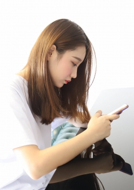 2018-DXG-026【109P】女同--在我家客厅穿黑丝美足躺床上休息