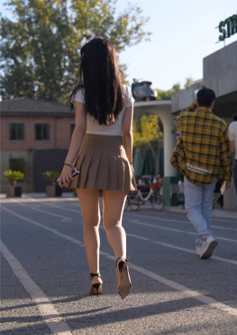 75210逛街的jk短裙肉丝足长腿高跟鞋小姐姐视频