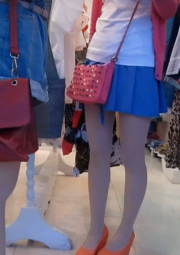 70536-70538街头搭讪长腿小姐姐短裙肉丝足长腿美女视频