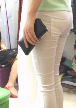 75151-75159逛街的白色紧身裤长腿美女视频