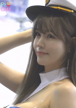 69726-69754车展现场的短裙肉丝足长腿车模小姐姐视频