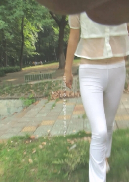 70495-70500在外面换短裙紧身裤的肉丝足长腿美女视频