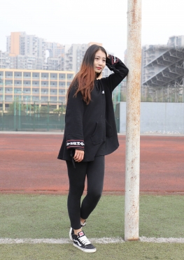 DXG-S046【361P】学校操场的紧身裤长腿女同学套图