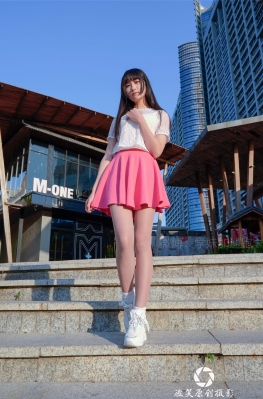 XMJSP003台阶上的粉红色超短裙肉丝大长腿极品美女套图