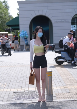 13410夕夏HSJS热k【589P】逛街的紧身短裤长腿小姐姐套图