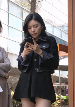 74875-74877逛街的短裙大长腿美女视频