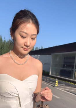 72044爱逛街的jk短裙肉丝足大长腿高跟鞋美女视频