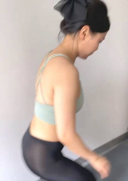 71683-71684在教室的紧身瑜伽裤长腿美女同学视频