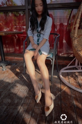 XMJSP004 长凳上的短裙肉丝大长腿极品美女套图