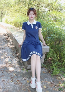 小众SJ 小薯条连YQRSZ【102P+1V】连衣裙肉丝足长腿女同学视频