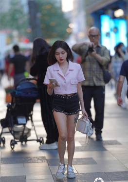 34408【44P】街拍第一站逛街的黑色热裤长腿女孩套图