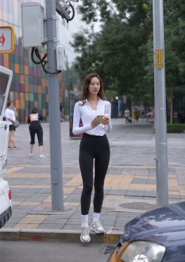 黑色瑜伽运动裤【340P】魔镜街拍第一站韩国风俗媚娘集锦