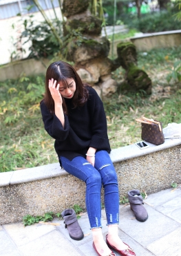 DXG-Z5-5-022【449P+2V】紧身牛仔裤里丝足长腿女同--套图视频